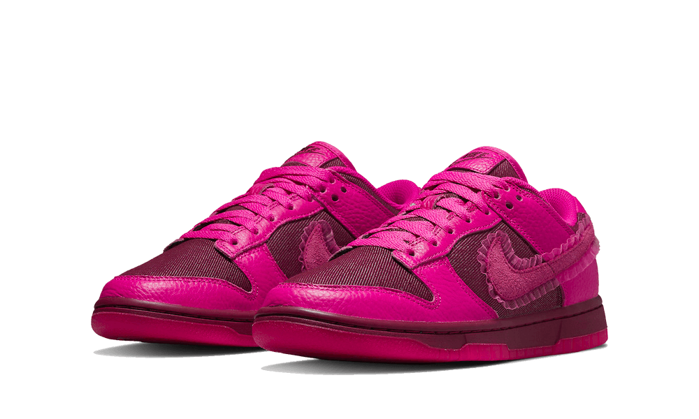 Nike Dunk Low Valentine's Day (2022) (W)